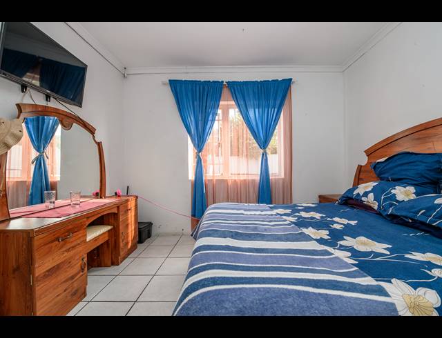 380M² BUSINESS FOR SALE IN BLUEWATER BAY